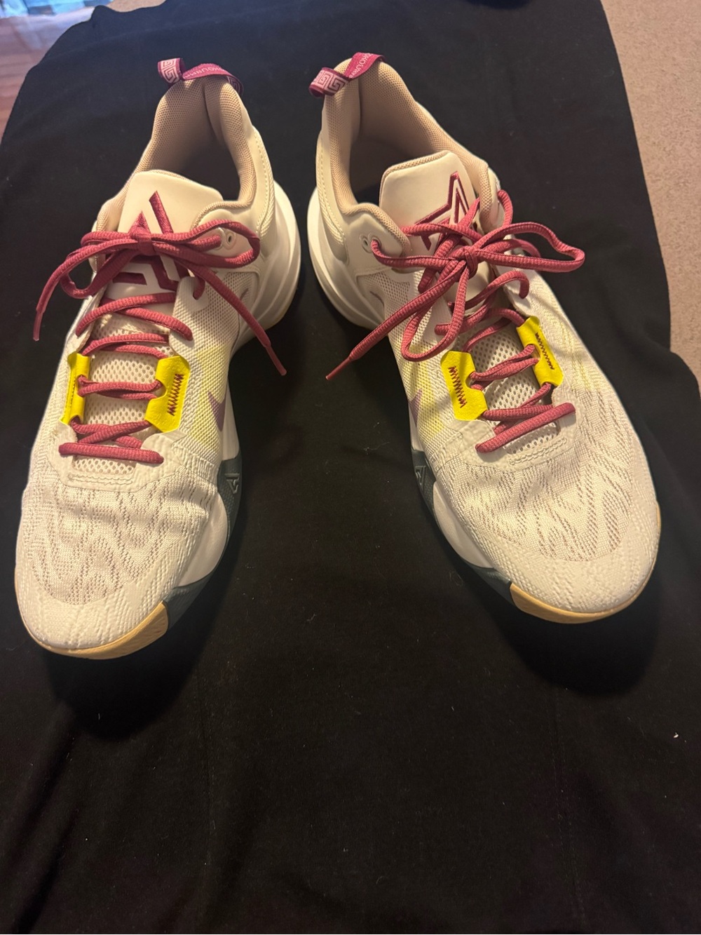 Nike Men’s Nike Athletic Sneakers with Pink and Yellow Accents-12